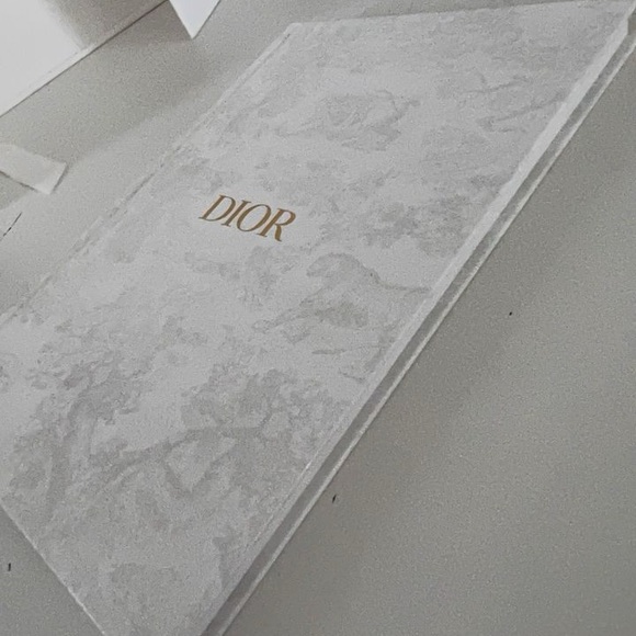 Dior coffee table book Mag Special box montaigne Brand New sealed! Home decor - Picture 6 of 7